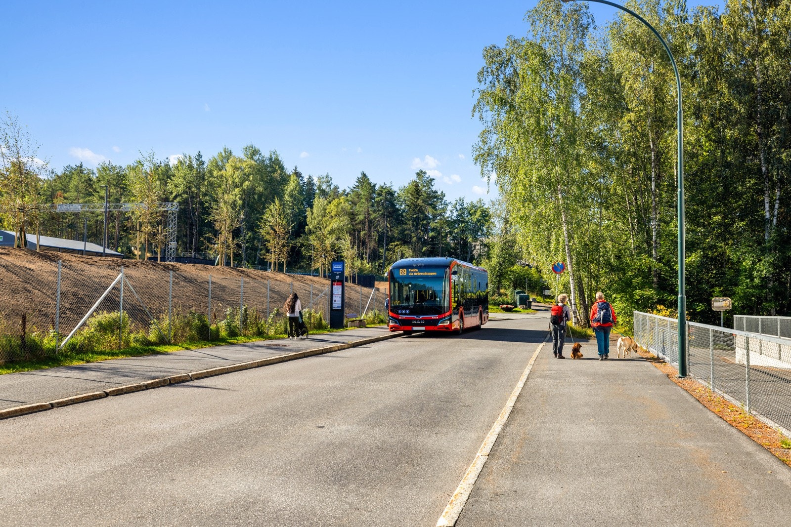 Nærmeste bussholdeplass er Lutvannsveien, som ligger ca. 110 meter fra boligen Galleribilde