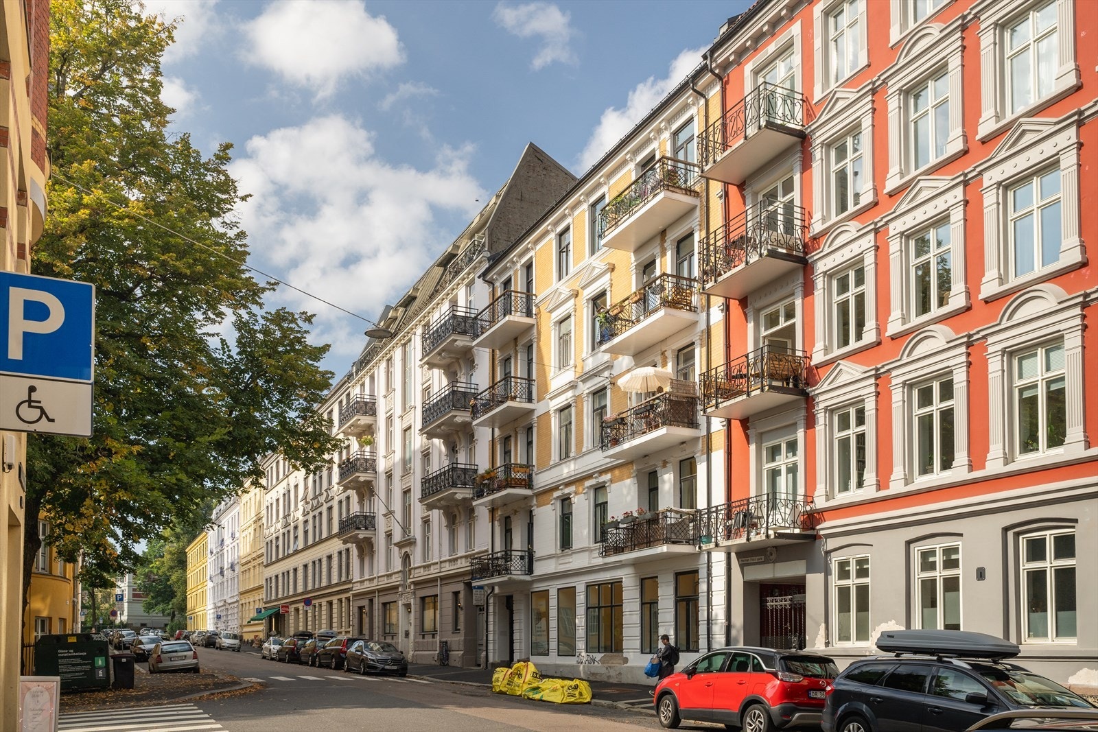 Meget attraktiv, rolig og sentralt boligområde rett ved parken på St. Hanshaugen. Herman Foss´ gate er en flott gate med klassisk bebyggelse og lite gjennomgangstrafikk. Galleribilde