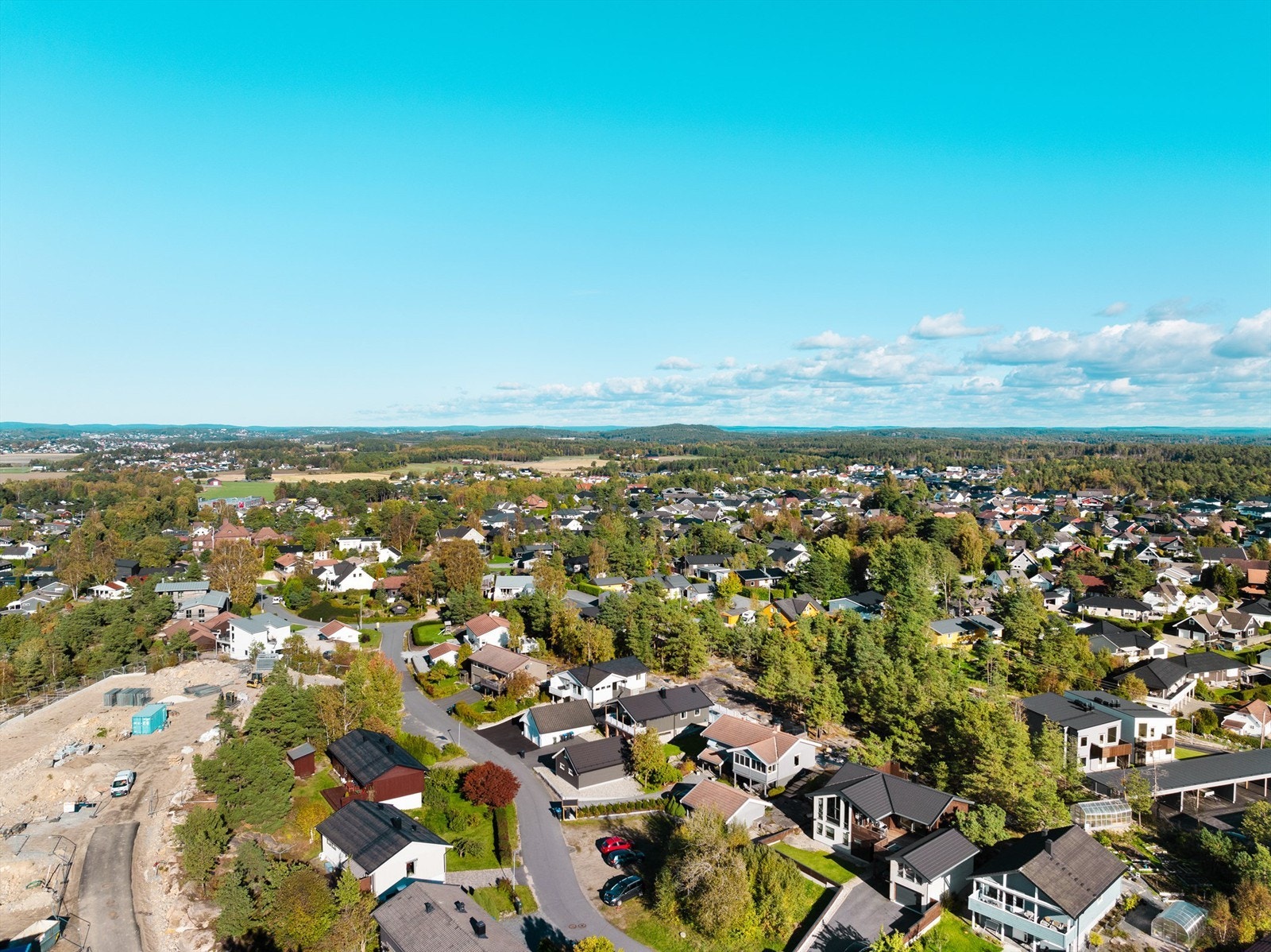 Åslia er uten gjennomkjøringsmulighet og har et rolig, barnevennlig miljø. Galleribilde