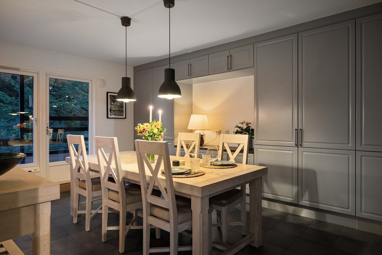 God plass til å invitere venner og familie. Galleribilde