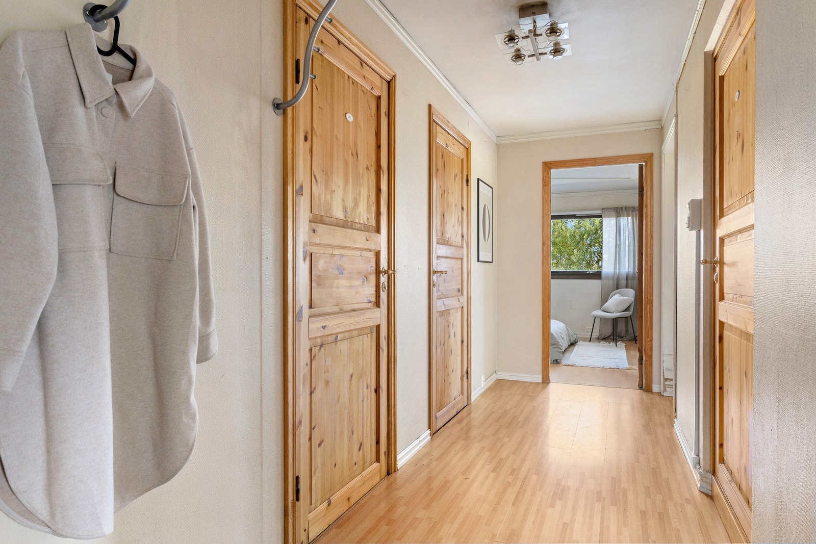 Her er det godt å komme hjem samt å ønske gjester velkommen Galleribilde