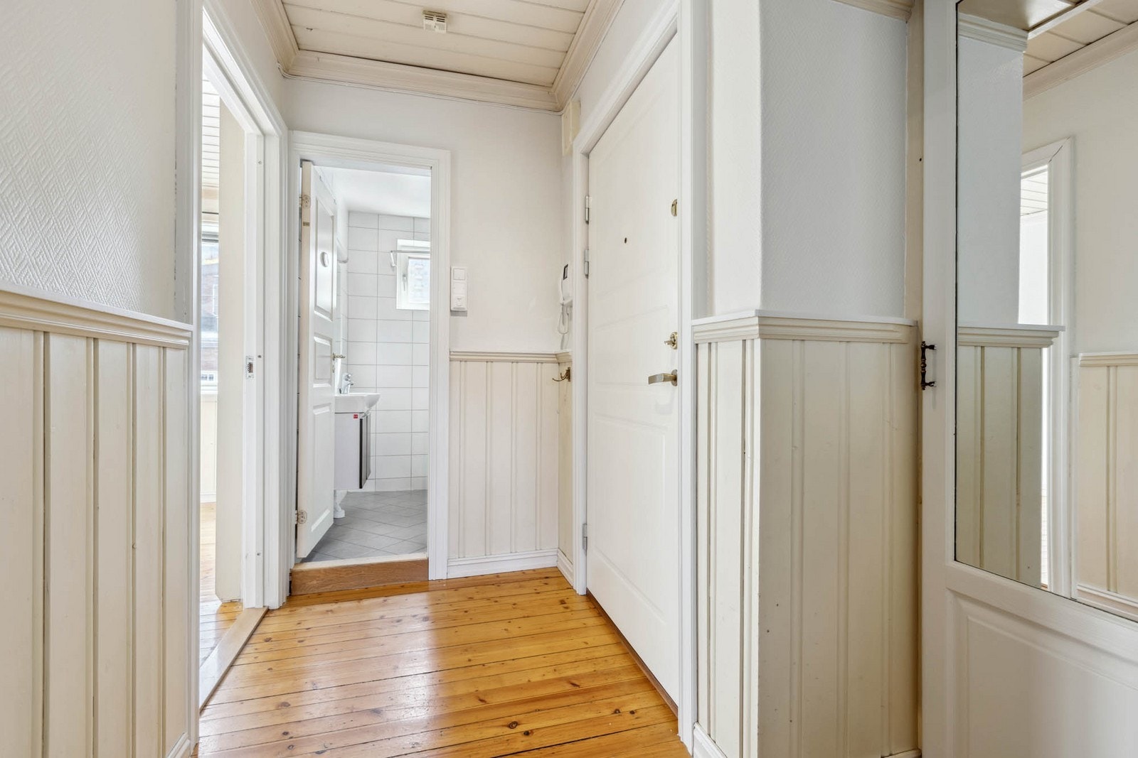 Entré med innvendig bod Galleribilde