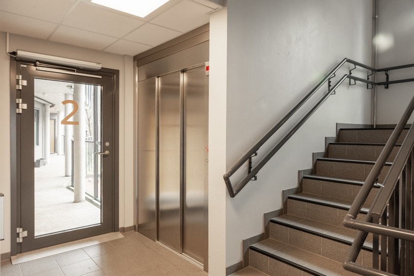 Enkel tilkomst til garasjen, leiligheten eller takterrassen via heis. Galleribilde