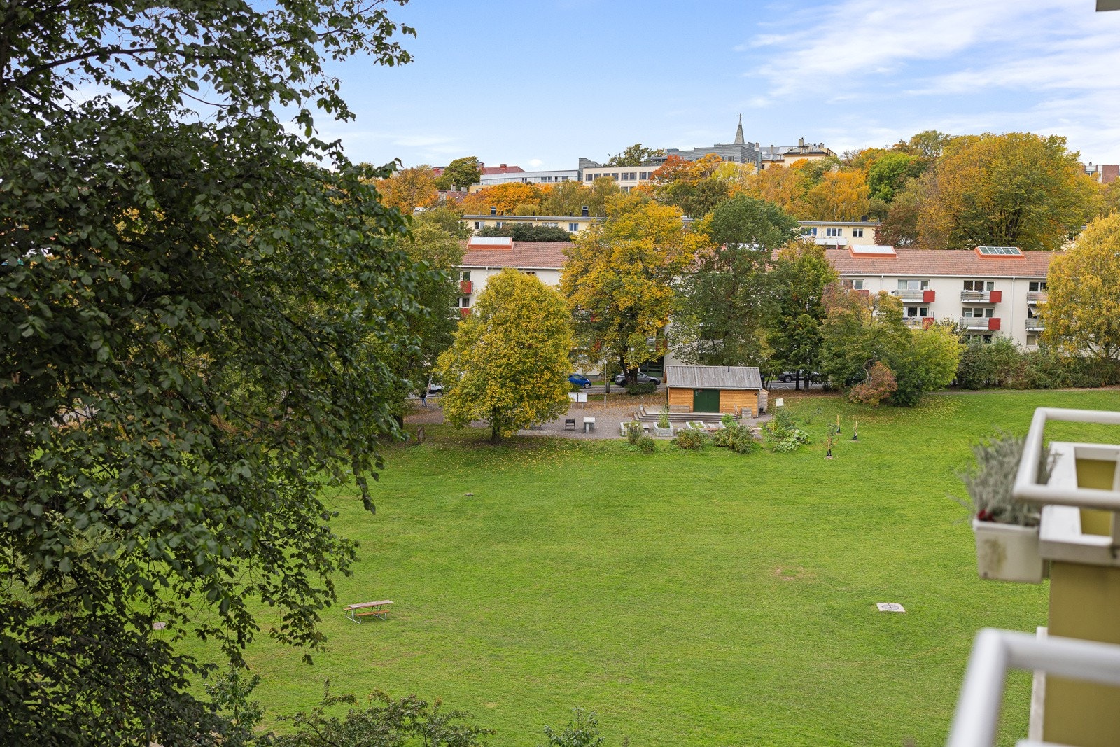 Utsikt fra balkongen mot Iladalen. Galleribilde