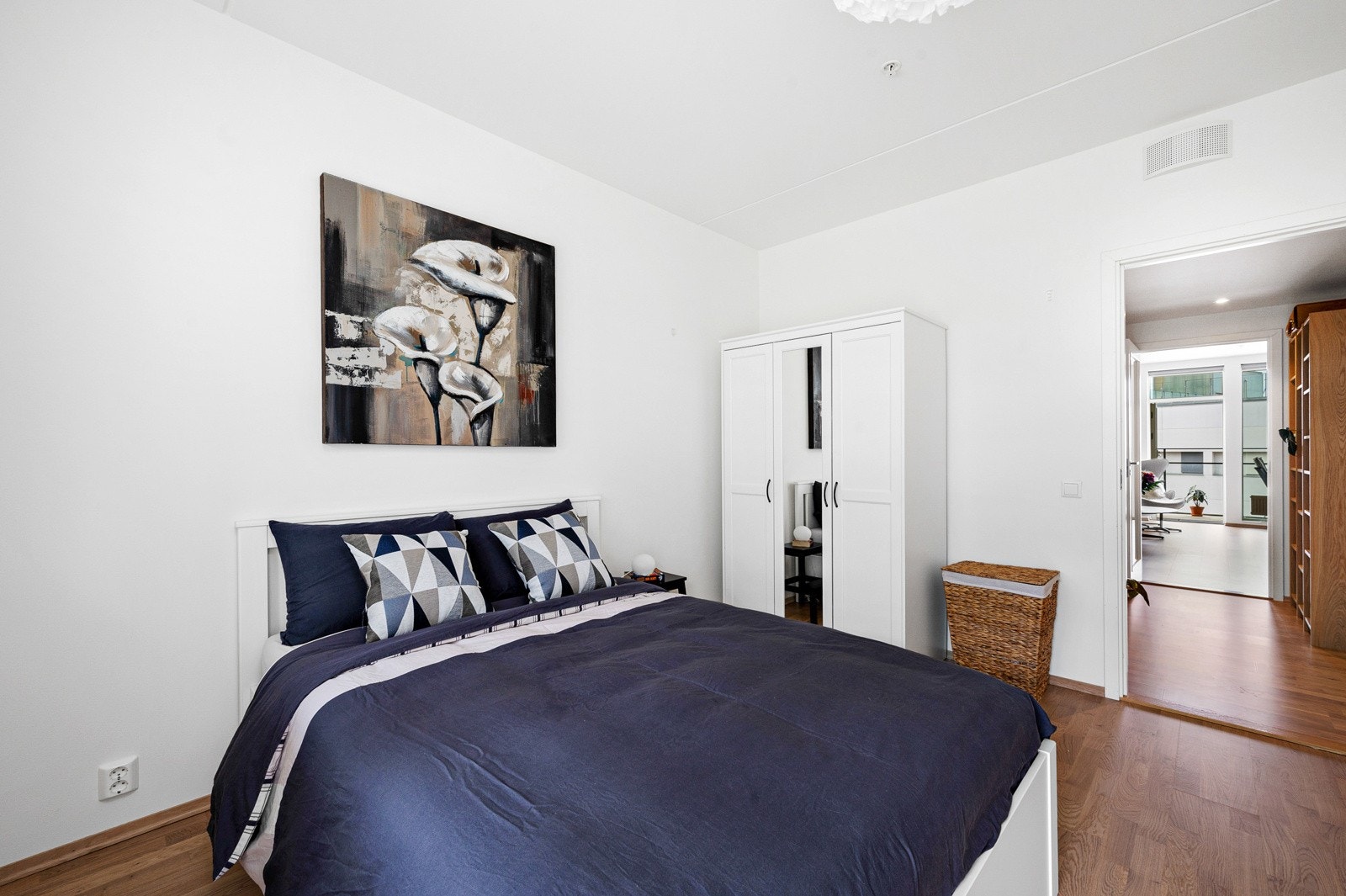 Hovedsoverommet har utgang til balkong på 14,3 kvm. Galleribilde