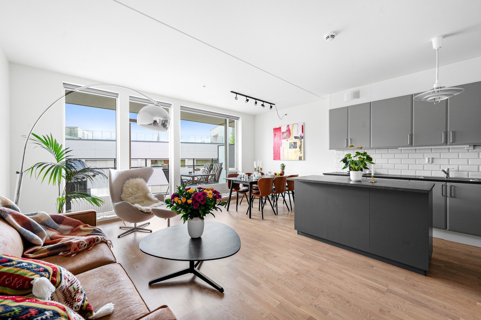 Velkommen til Ingeniørveien 18 - En lekker, lys og romslig 4-roms! Galleribilde