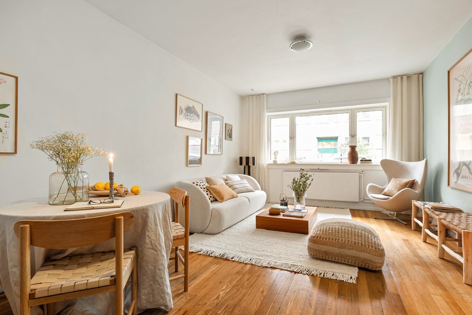 - Lys og innbydende 2-roms med sentral og attraktiv beliggenhet - Varmtvann, fyring, TV/internett er inkludert - Generøs takhøyde 2,67 meter - Ta kontakt for å avtale visning - Galleribilde