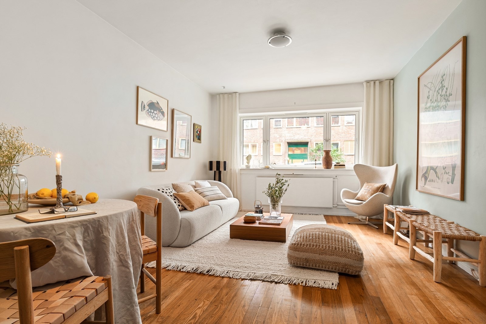 - Lys og hyggelig stue. IN-ordning på ene lånet (reduser felleskostnader med kr. 2 134,- ved innfrielse) - Galleribilde