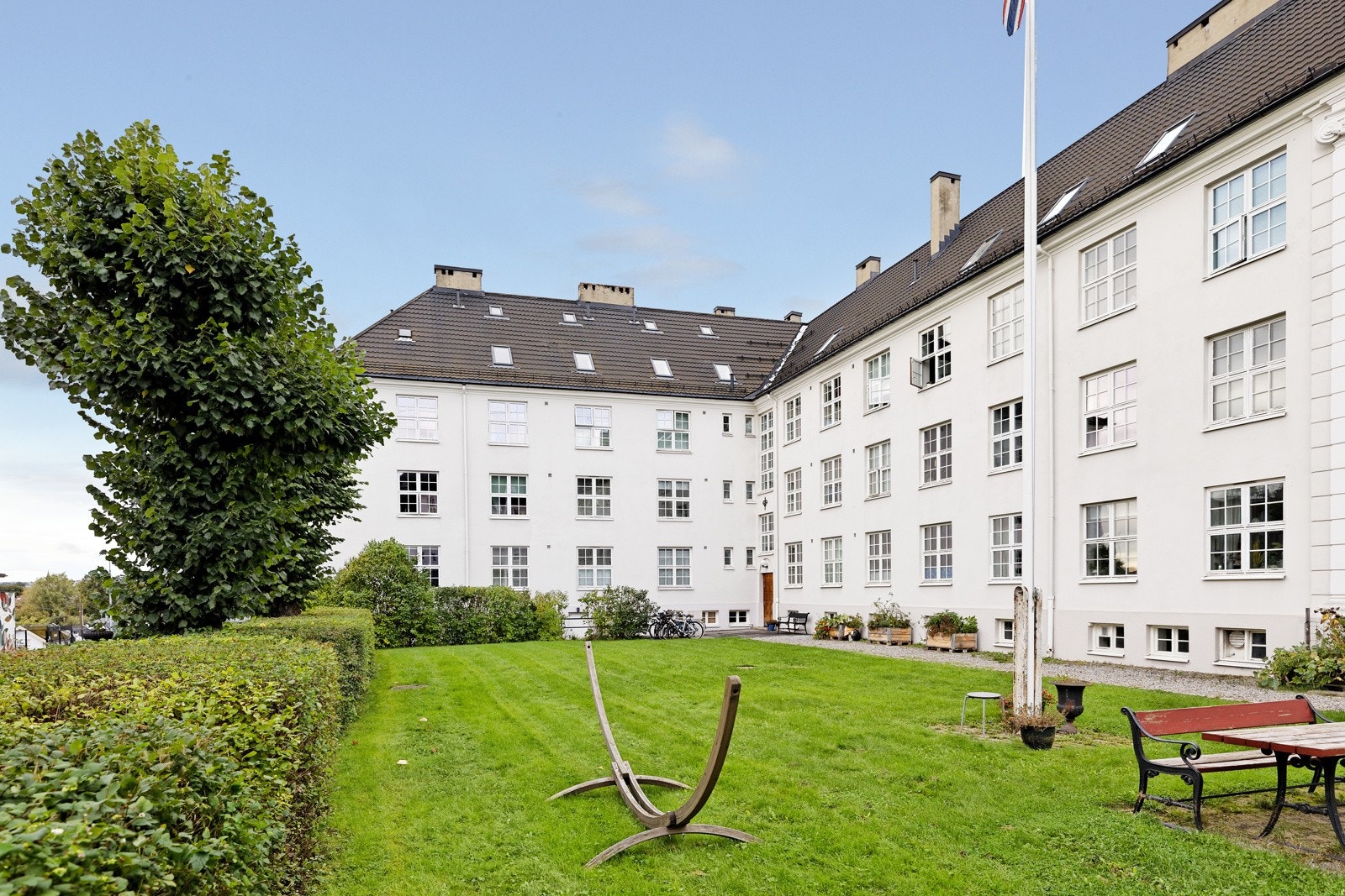 Borettslaget har store, flotte uteområde tilbruk for beboerne Galleribilde