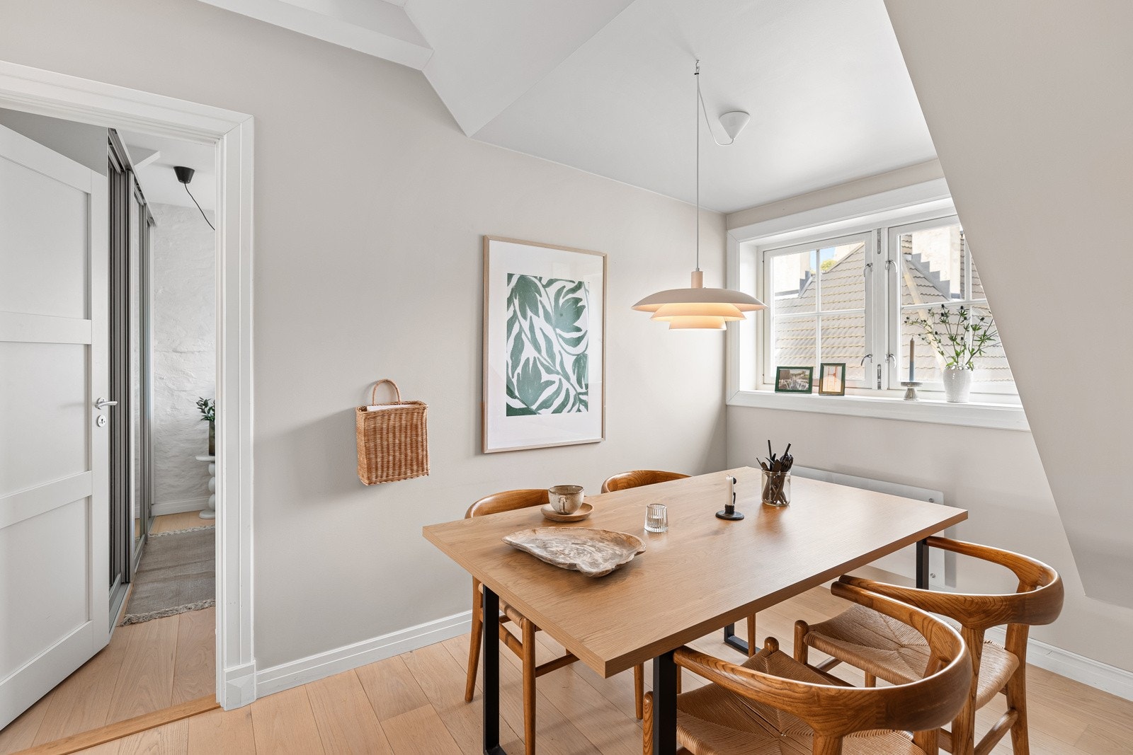 Leiligheten har flere fine og sosiale soner Galleribilde