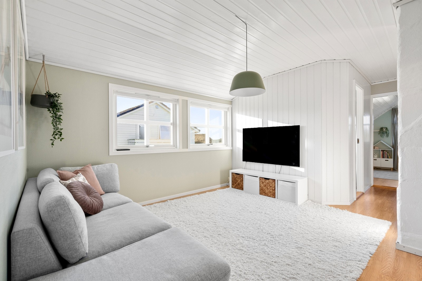 Loftstue. Galleribilde