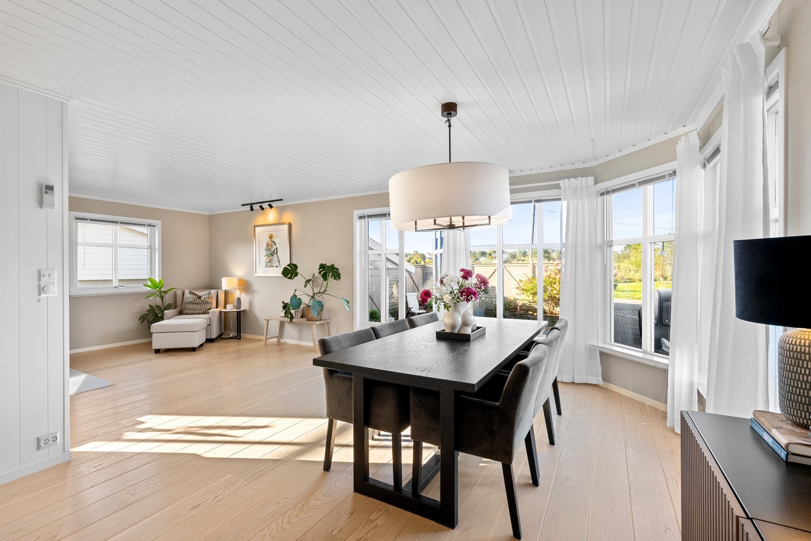 Michael R. Myhre presenterer Kompani Linges vei 35! Galleribilde