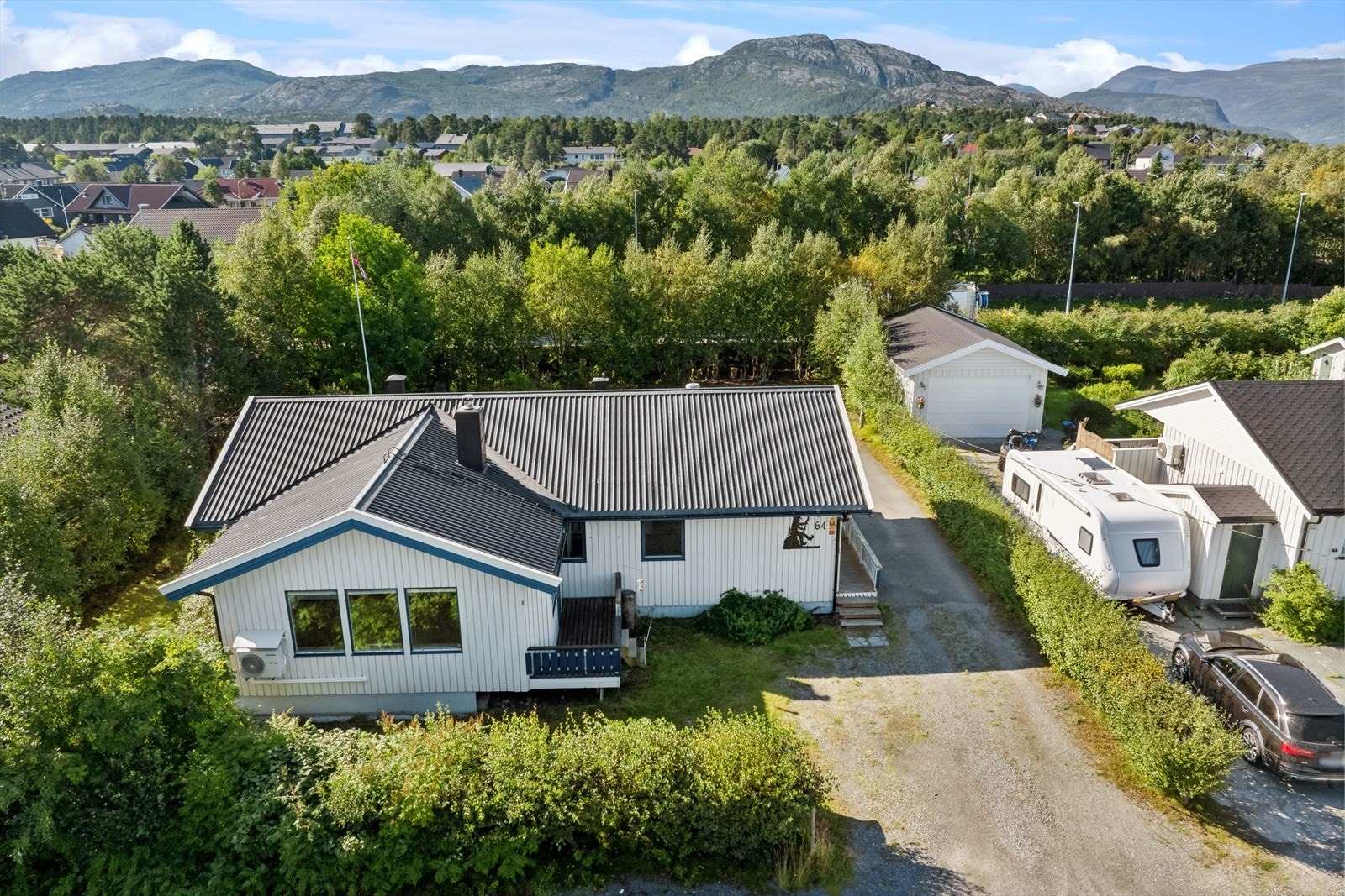 Velkommen til Granåsveien 64, presentert av Magnar Sønvisen Moe for DNB Eiendom. Galleribilde