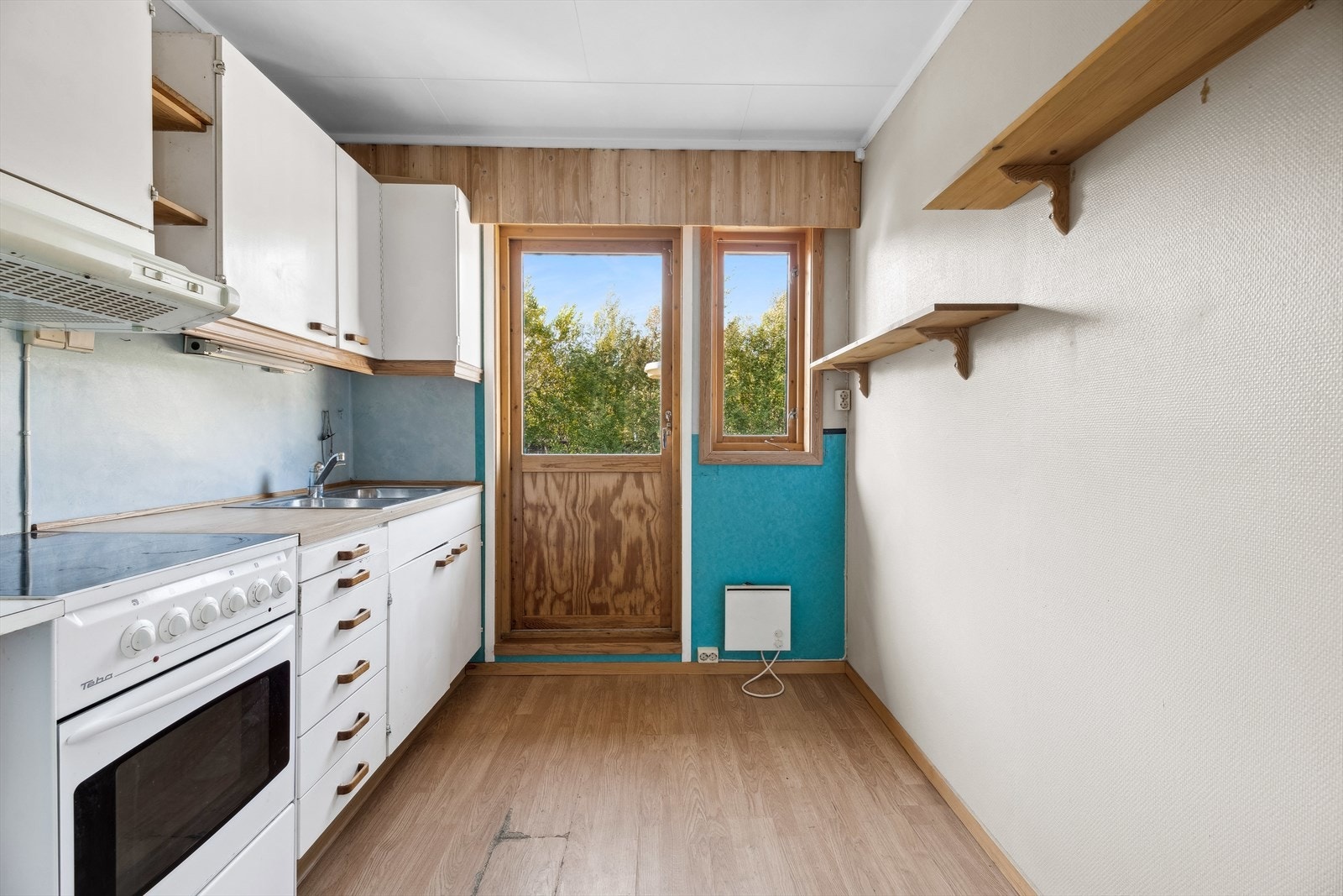 Te kjøkken med dør ut til hage. Se pkt. ferdigattest. Galleribilde