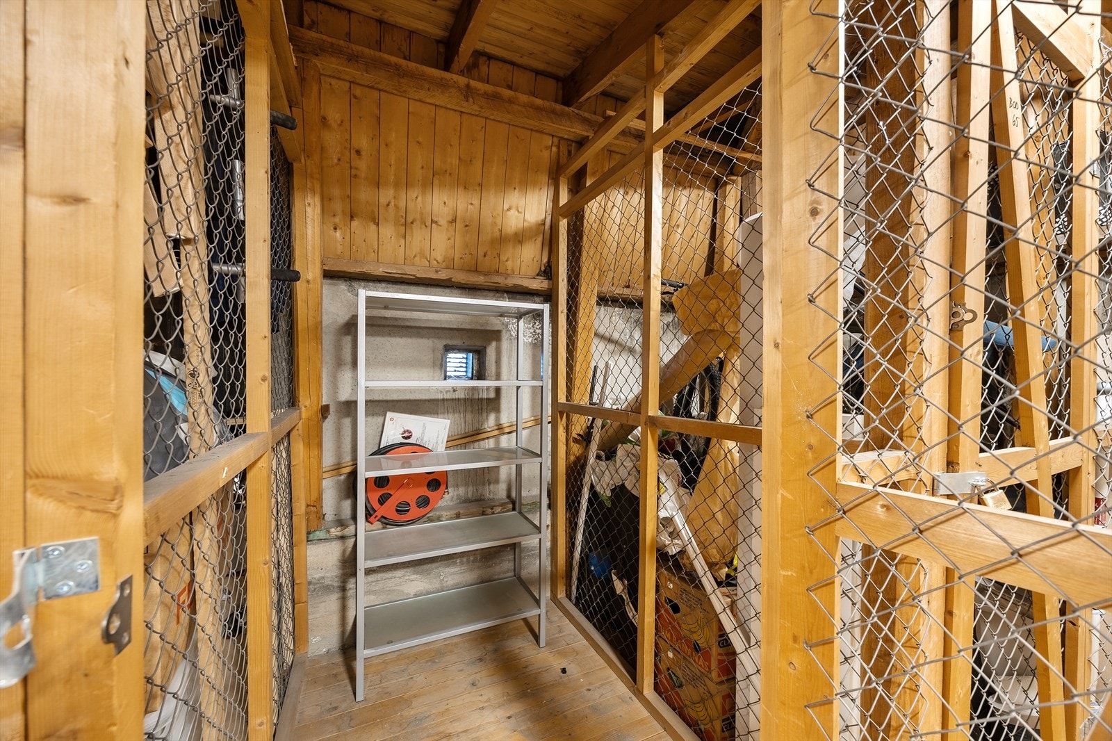 Mye lagringsplass i ekstern bod Galleribilde