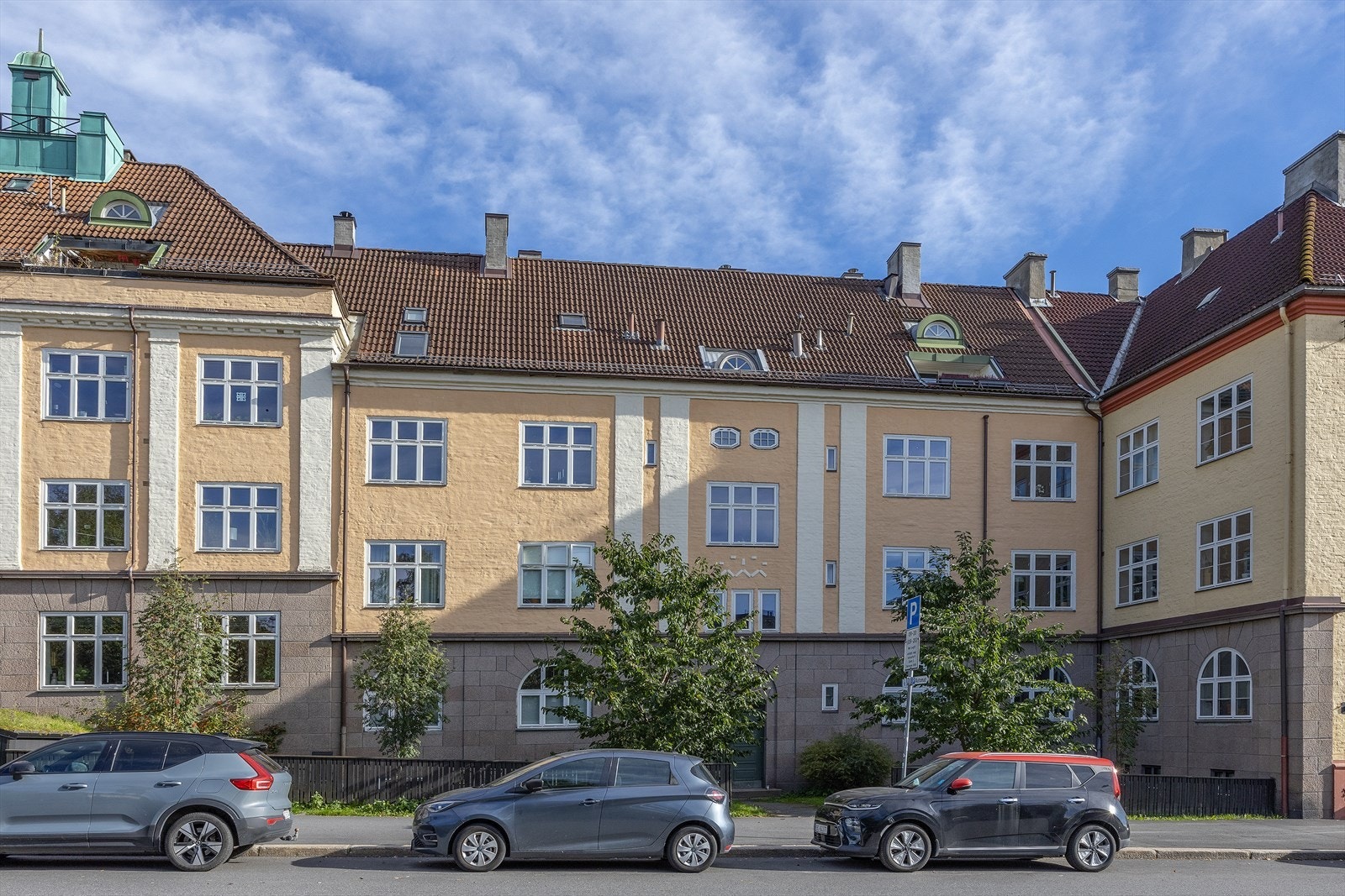 Adressen er skreddersydd for deg som ønsker å bo sentralt, men samtidig tilbaketrukket i vakre omgivelser rett ved idylliske Torshovparken Galleribilde