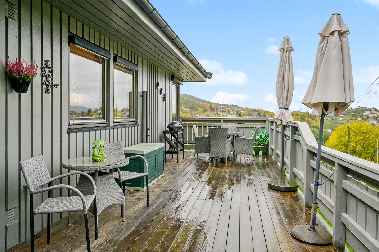 Fra stuen er det utgang til en flott terrasse Galleribilde