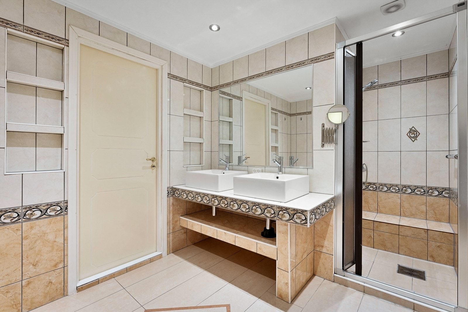 Bad u. etg. Galleribilde