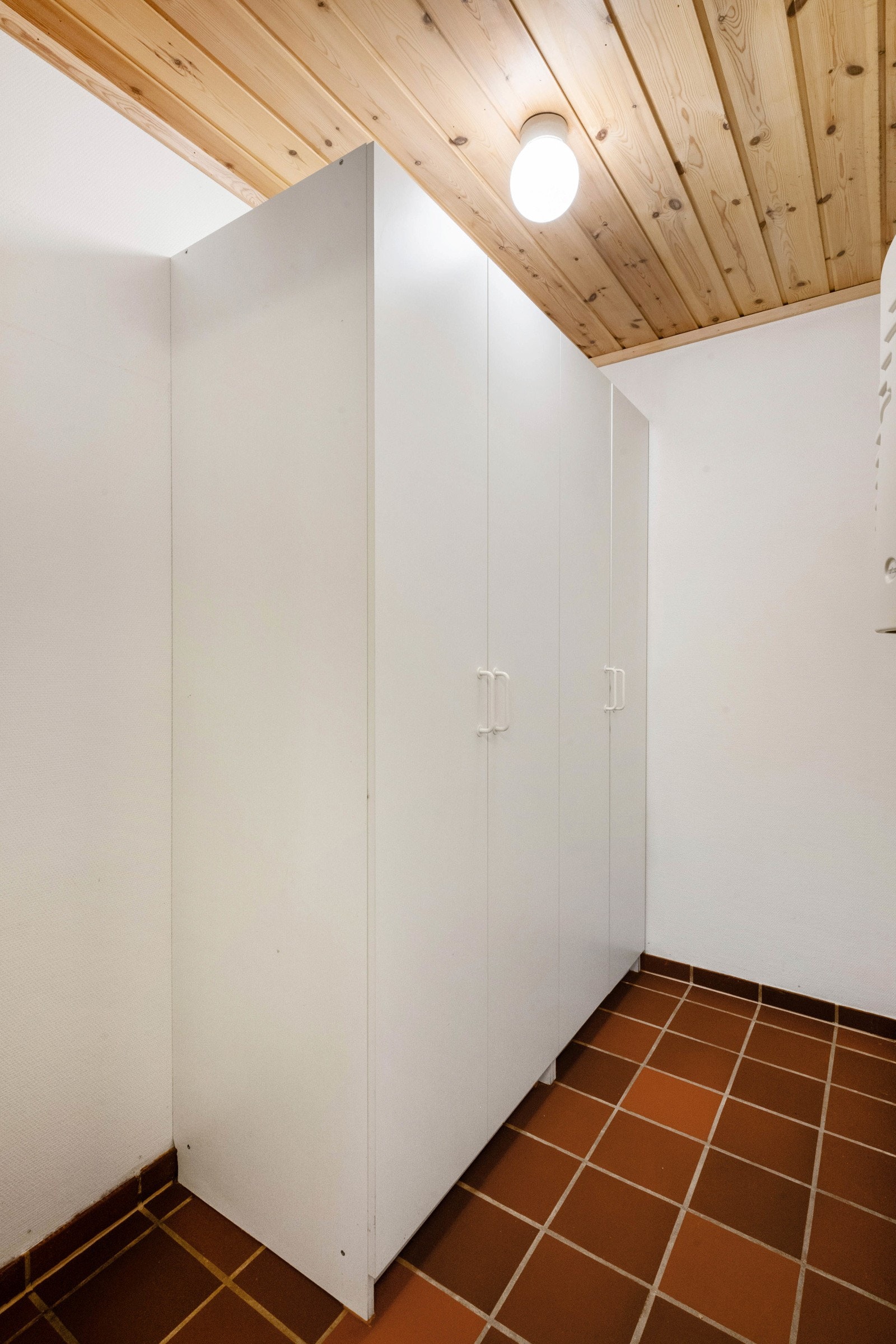 Tørkerom/garderobe i tilknytning til grovkjøkken/vaskerom Galleribilde