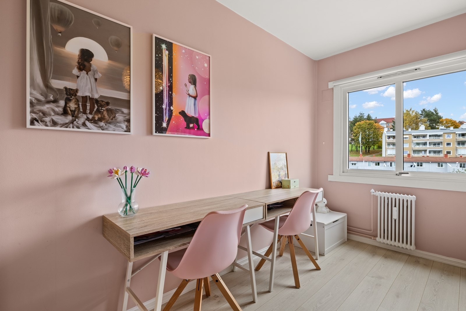 Rommet er av fin størrelse med flere bruksmuligheter Galleribilde