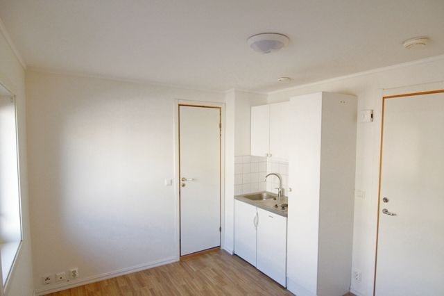 Leiligheten har strøm, oppvarming og varmt vann inkludert. Galleribilde