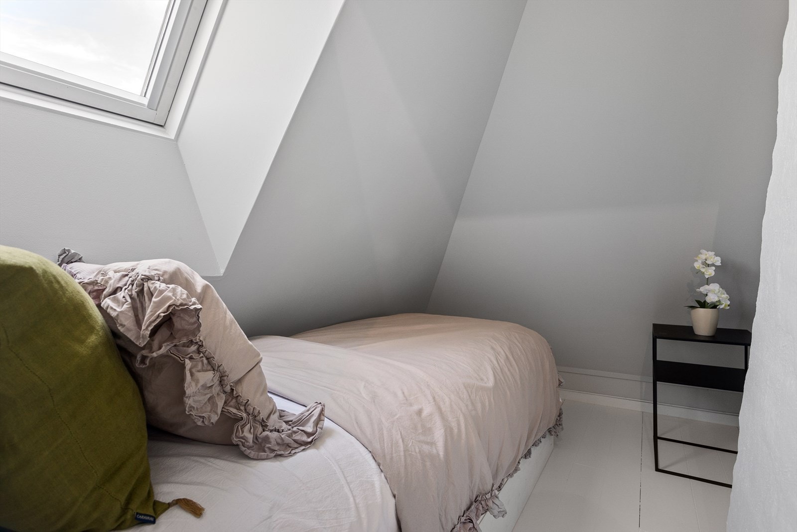 Rommet fungerer ypperlig som barnerom, gjesterom, kontor eller det man måtte ha behov for. Galleribilde