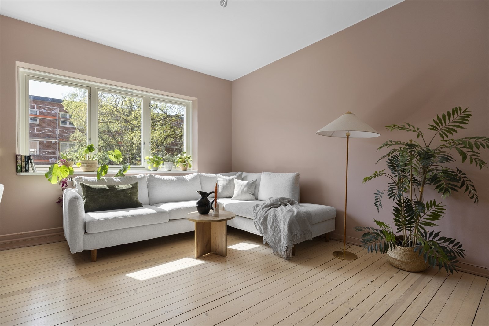 Leiligheten har vinduer fra 2020, utført i regi av sameiet Galleribilde