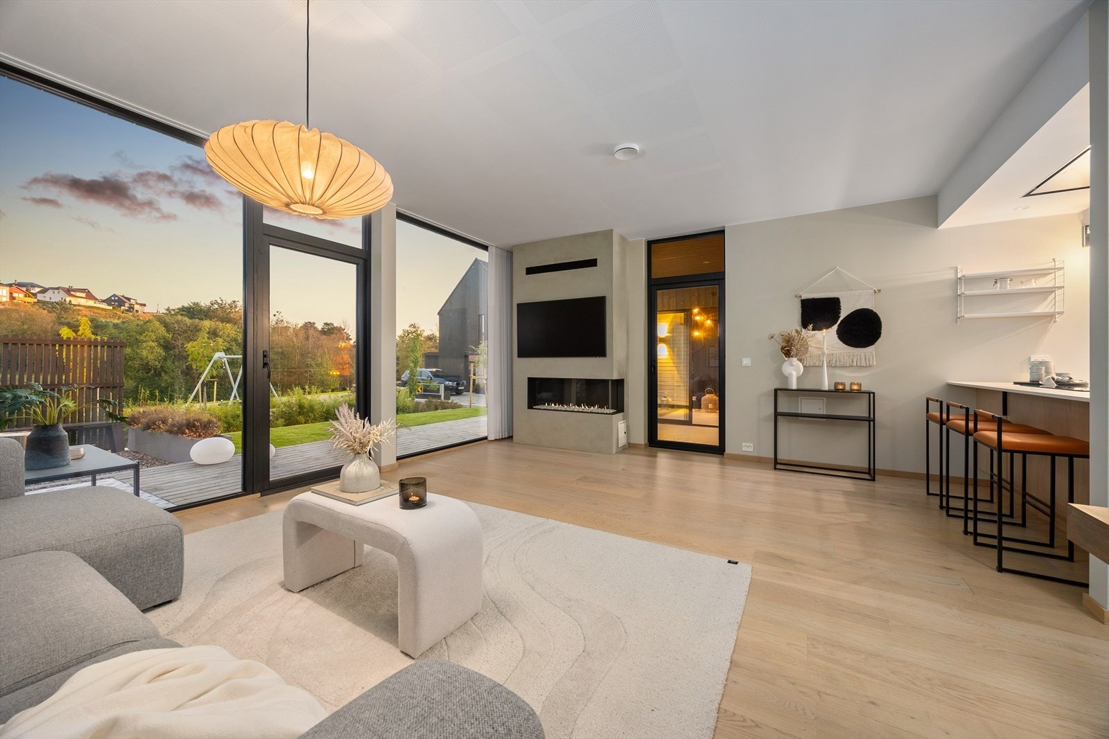 Store vindusflater i utsiktsretning Galleribilde