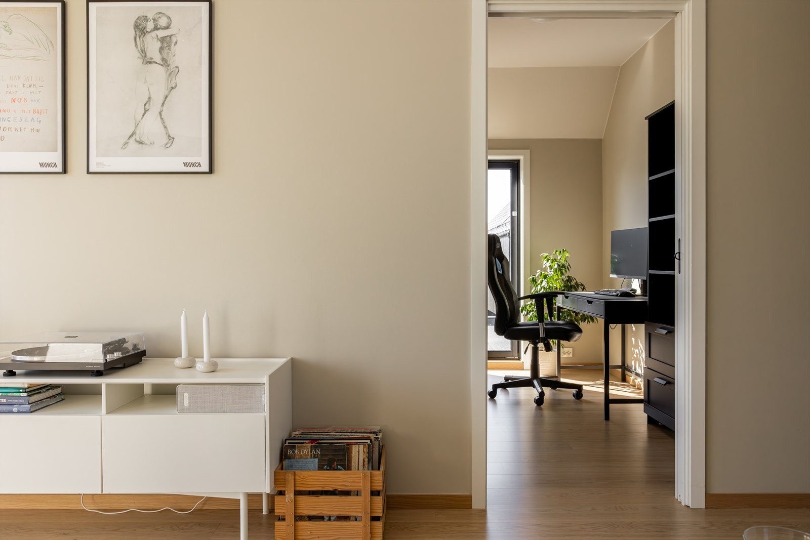 Stue mot kontor Galleribilde