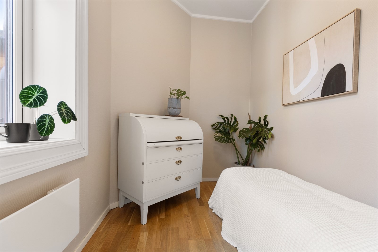 Soverom 2 med inngang via hovedsoverom Galleribilde