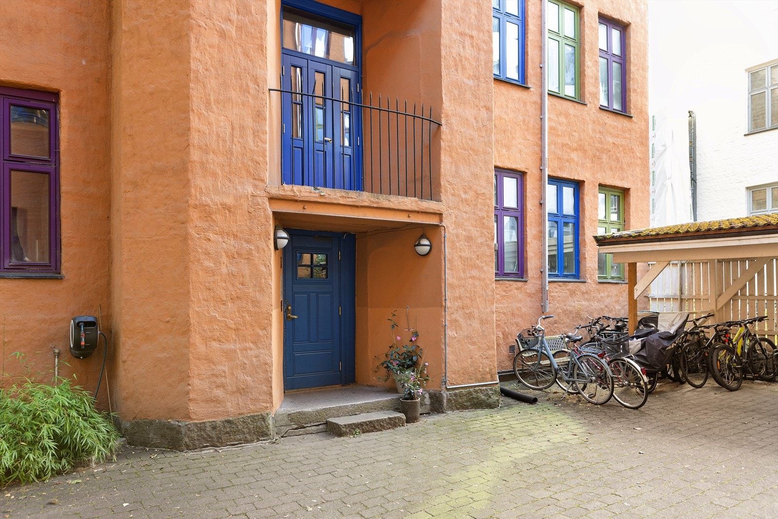 Fasade sett mot hovedinngang Galleribilde