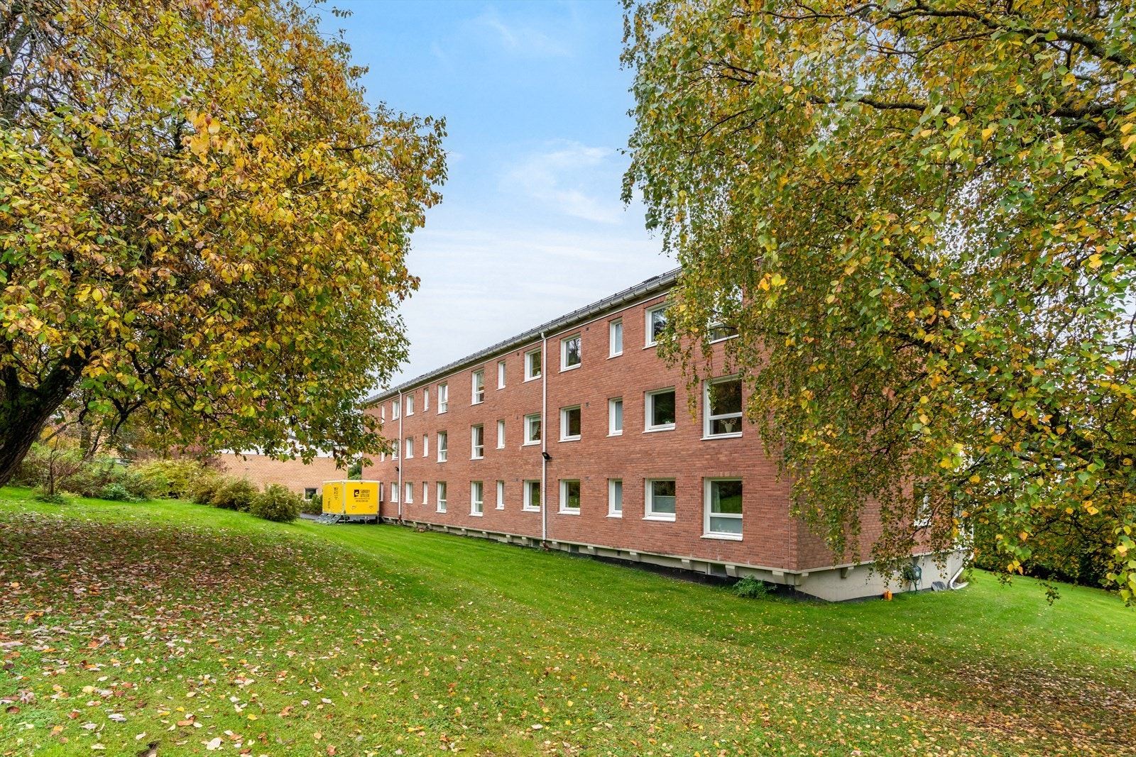 Fellestomten grenser til friområde. Galleribilde