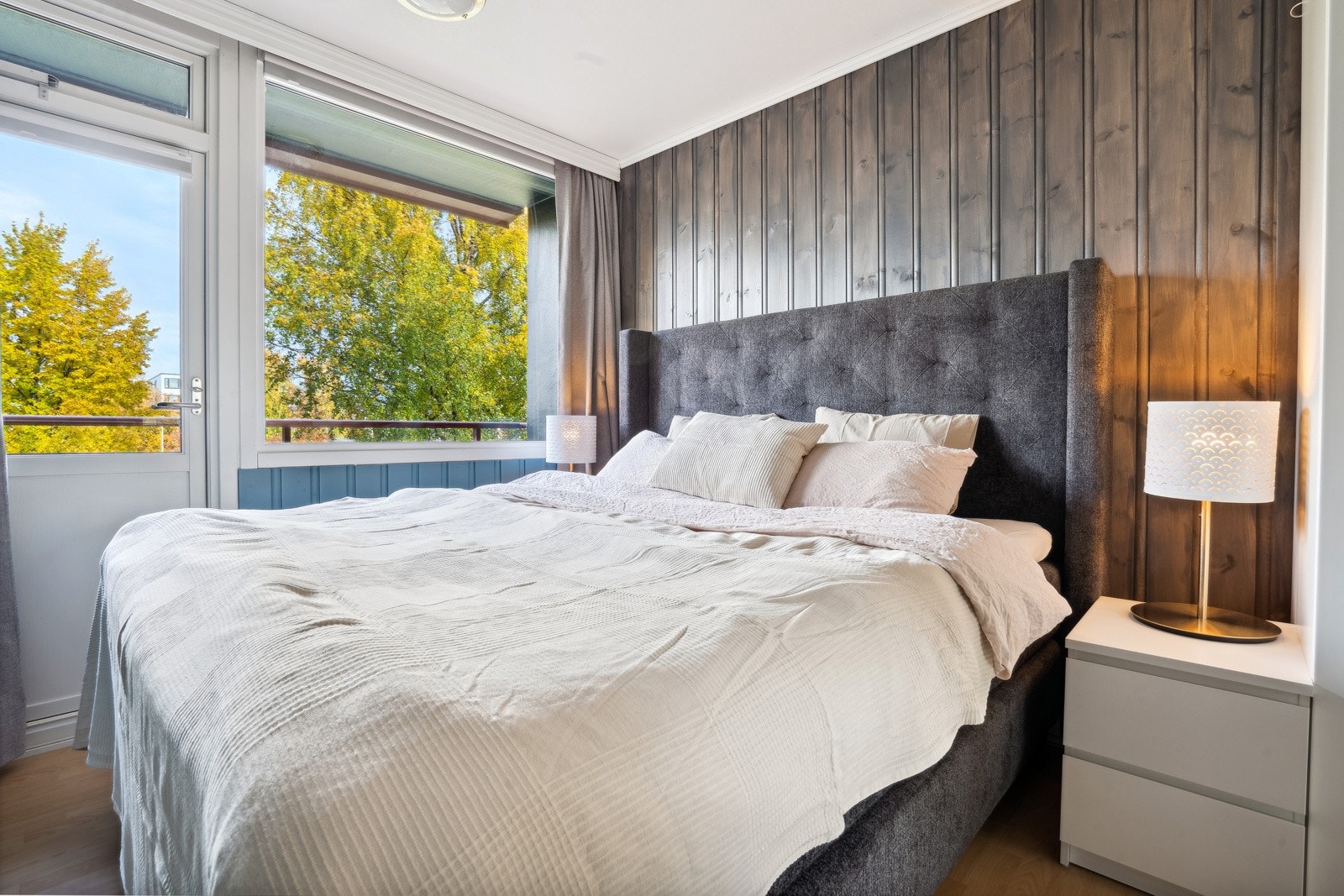 Soverommet er malt i en behagelig farge, som skaper en rolig atmosfære. Galleribilde