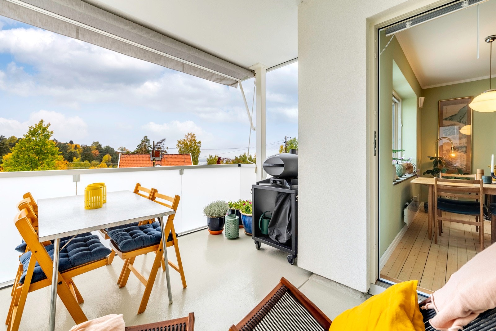 Sydvestvendt balkong med markise og strømuttak Galleribilde