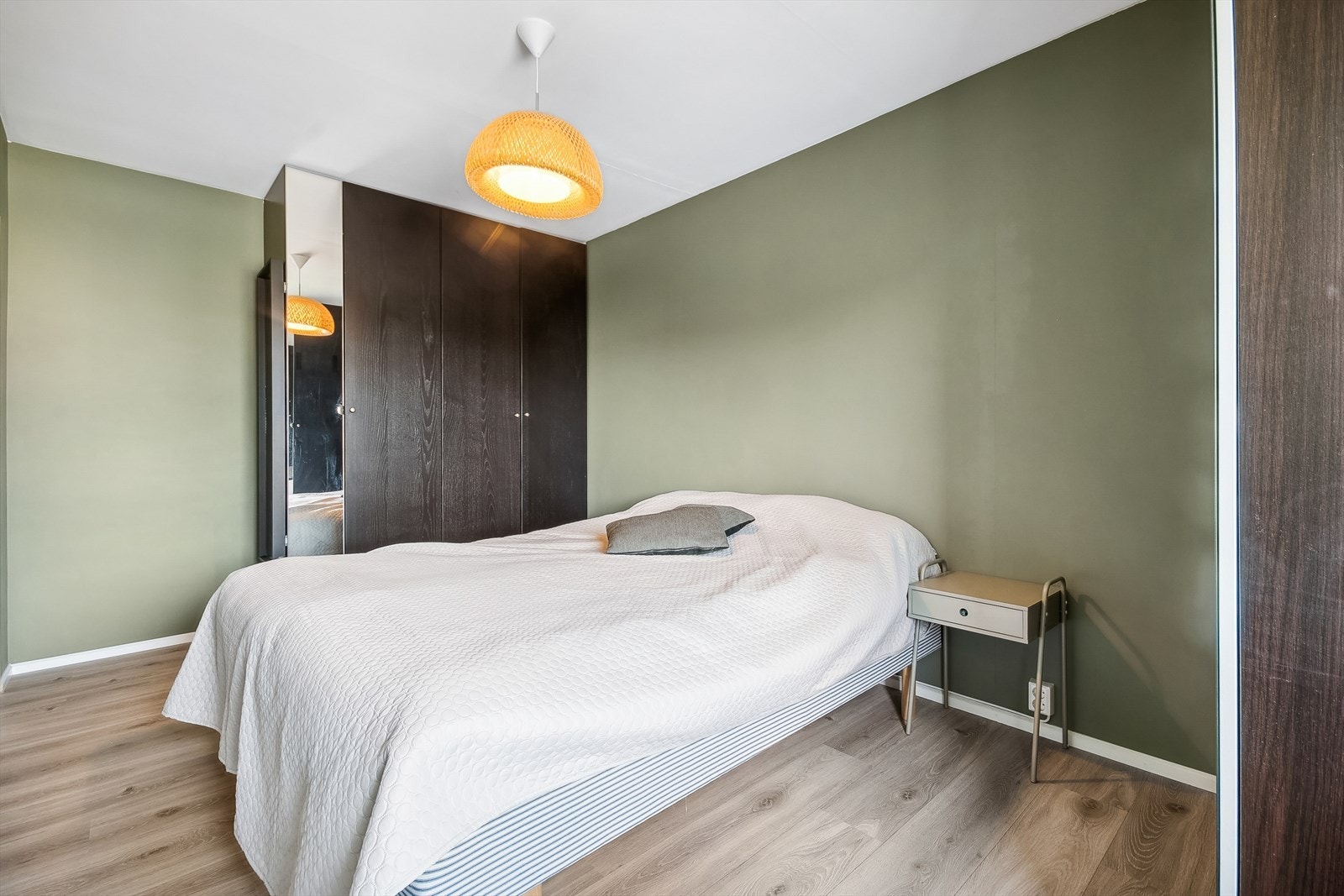 Andre lignende leiligheter har bygget et ekstra soverom i stuen. Galleribilde