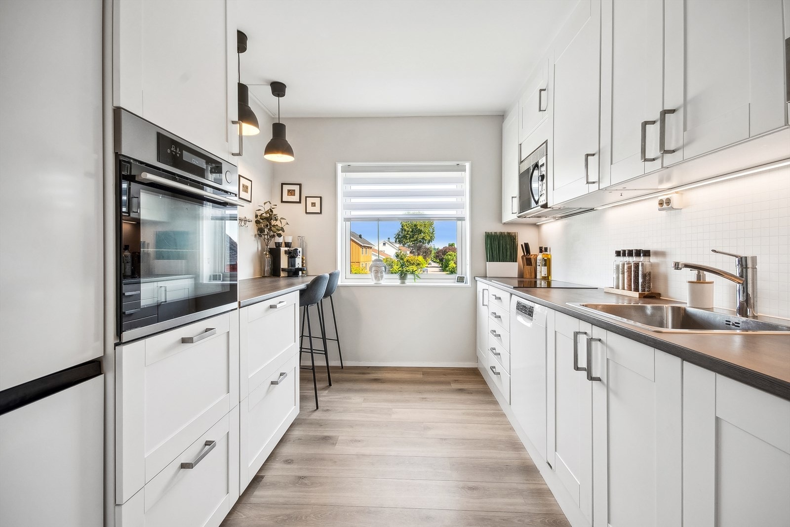 Kjøkkenet ligger i eget rom. Galleribilde