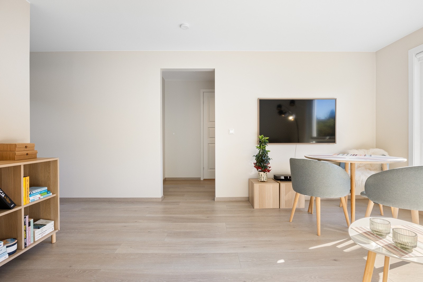 Alle overflatene i hele boligen ble pusset opp i 2021/2022 Galleribilde