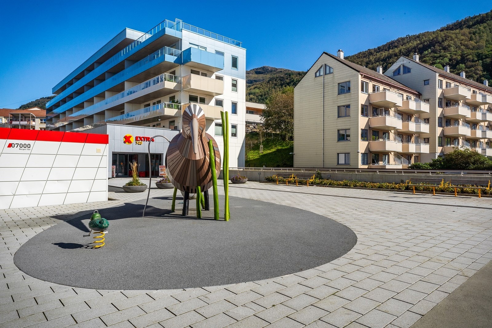 - Extra ligger kun 2 minutt gange fra leiligheten - Galleribilde