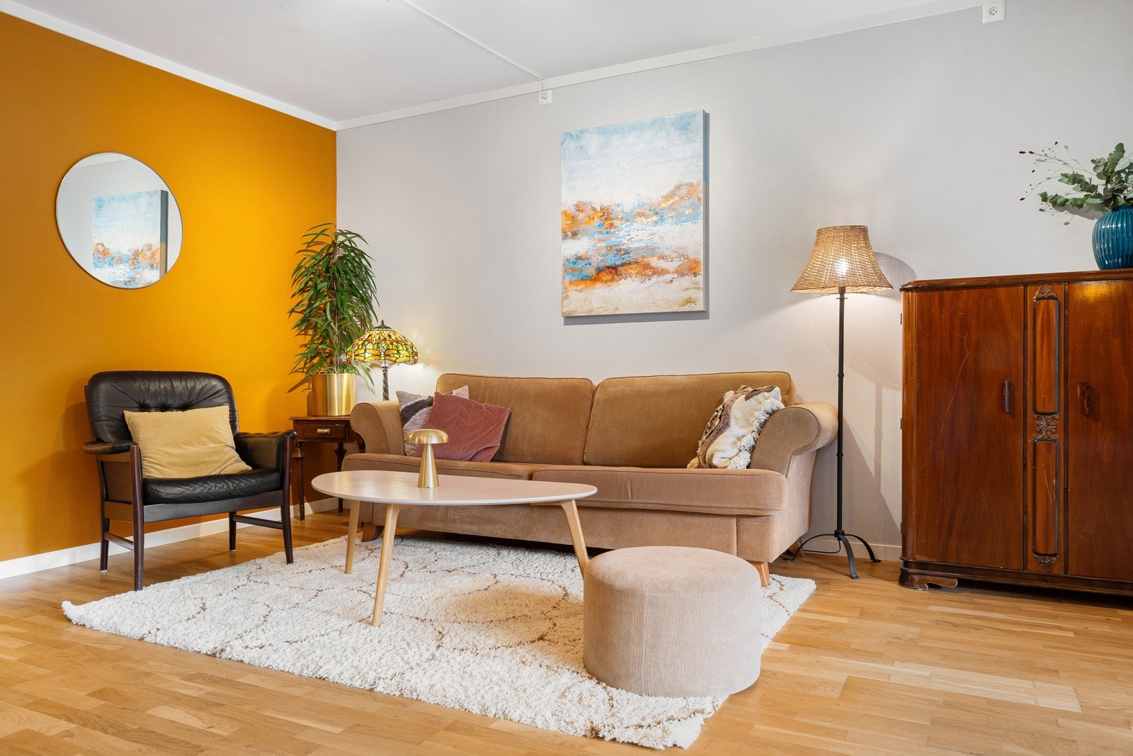 Lys og åpen stue. Galleribilde