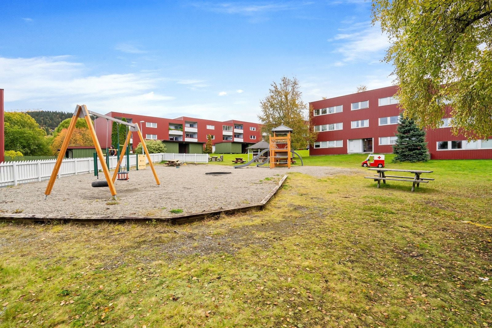 Leiligheten befinner seg i et fredelig og meget barnevennlig område. Galleribilde