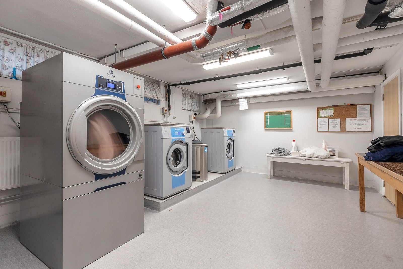 Det er fellesvaskeri i kjeller Galleribilde