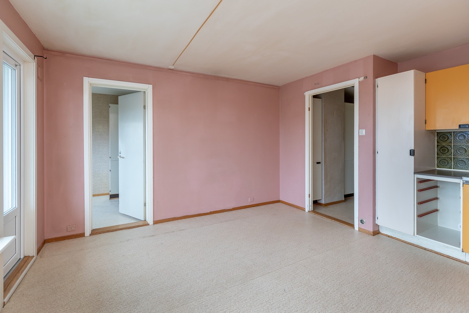 Plass til sofagruppe og en liten spisestue! Galleribilde