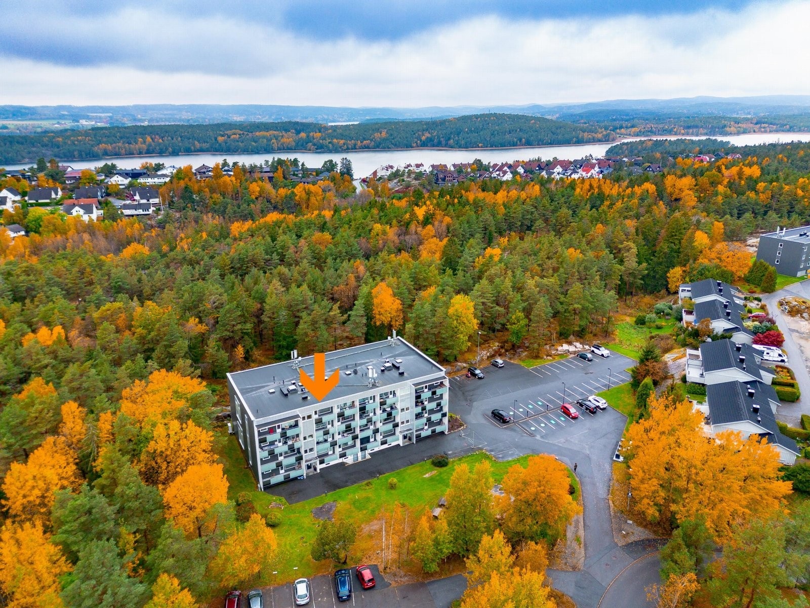 Velkommen til Per Gynt veien 34 - toppleilighet på toppen av Kurland med Sarpsborgmarka som din nærmeste nabo! Galleribilde