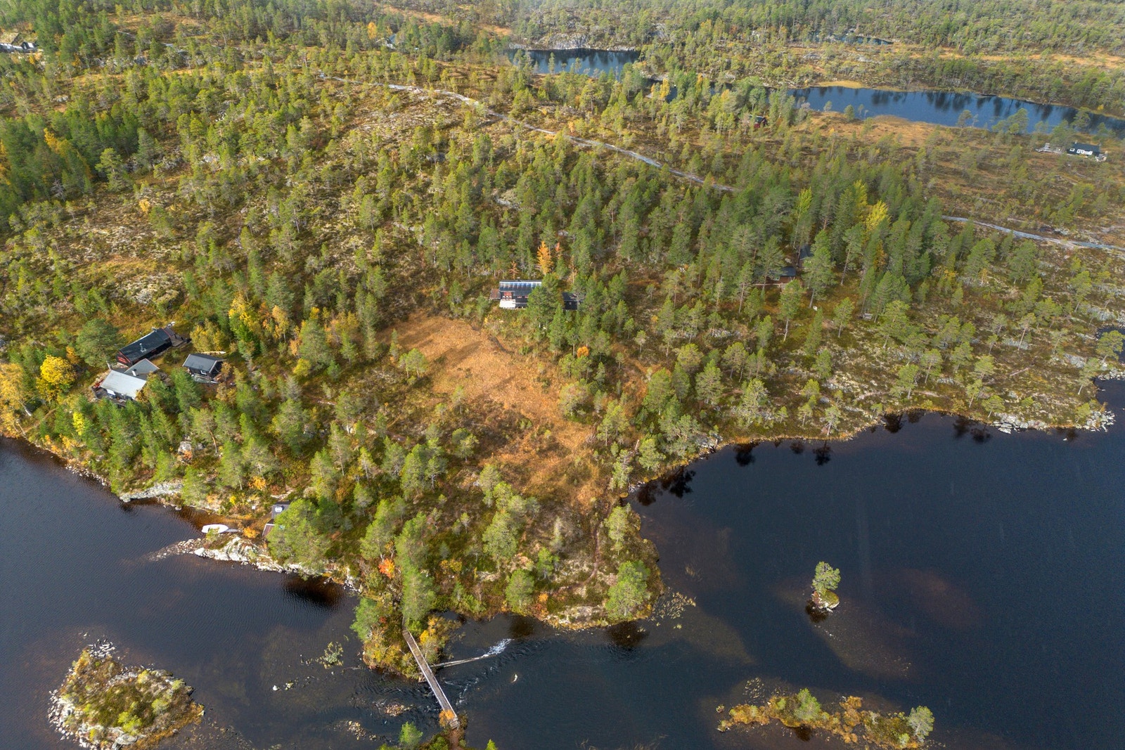 Ca 700 meter opparbeidet sti i fra parkeringsplass Galleribilde