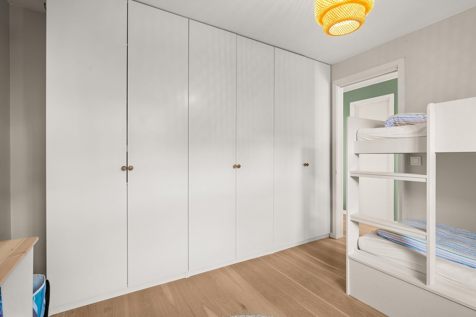 Her er det rikelig med skapplass Galleribilde