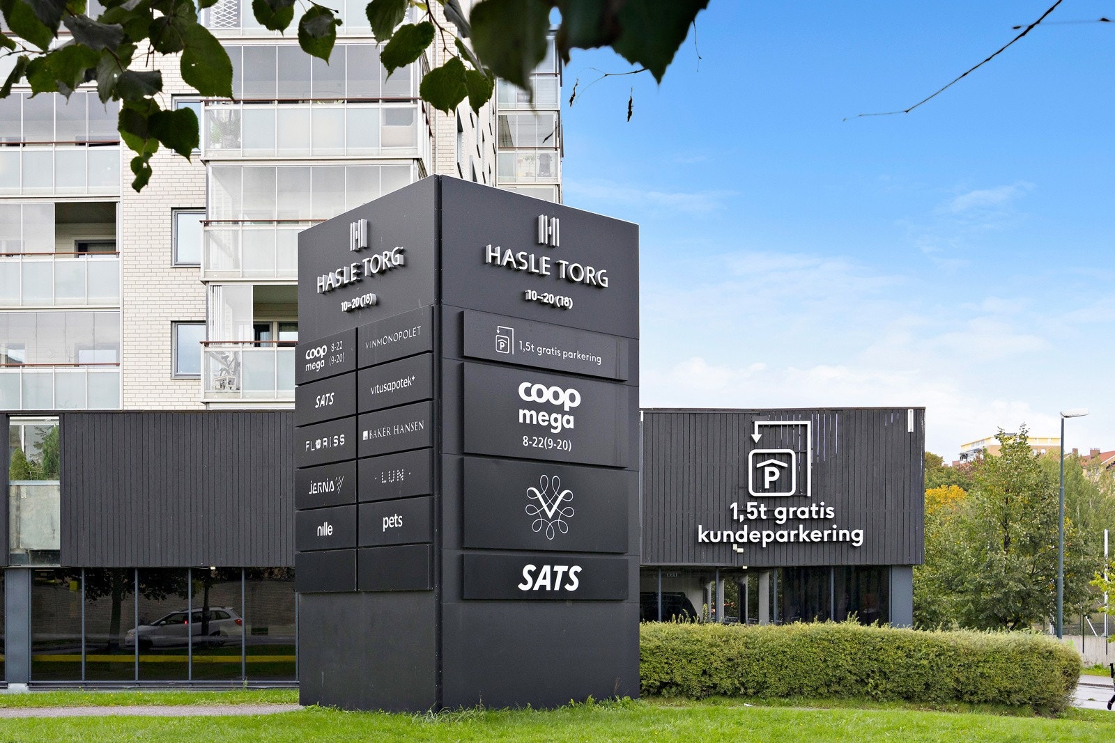 Kort vei til Hasle Torg med Sats, apotek, vinmonopol, Lun (bar), Coop Mega, T-bane m.m. Galleribilde