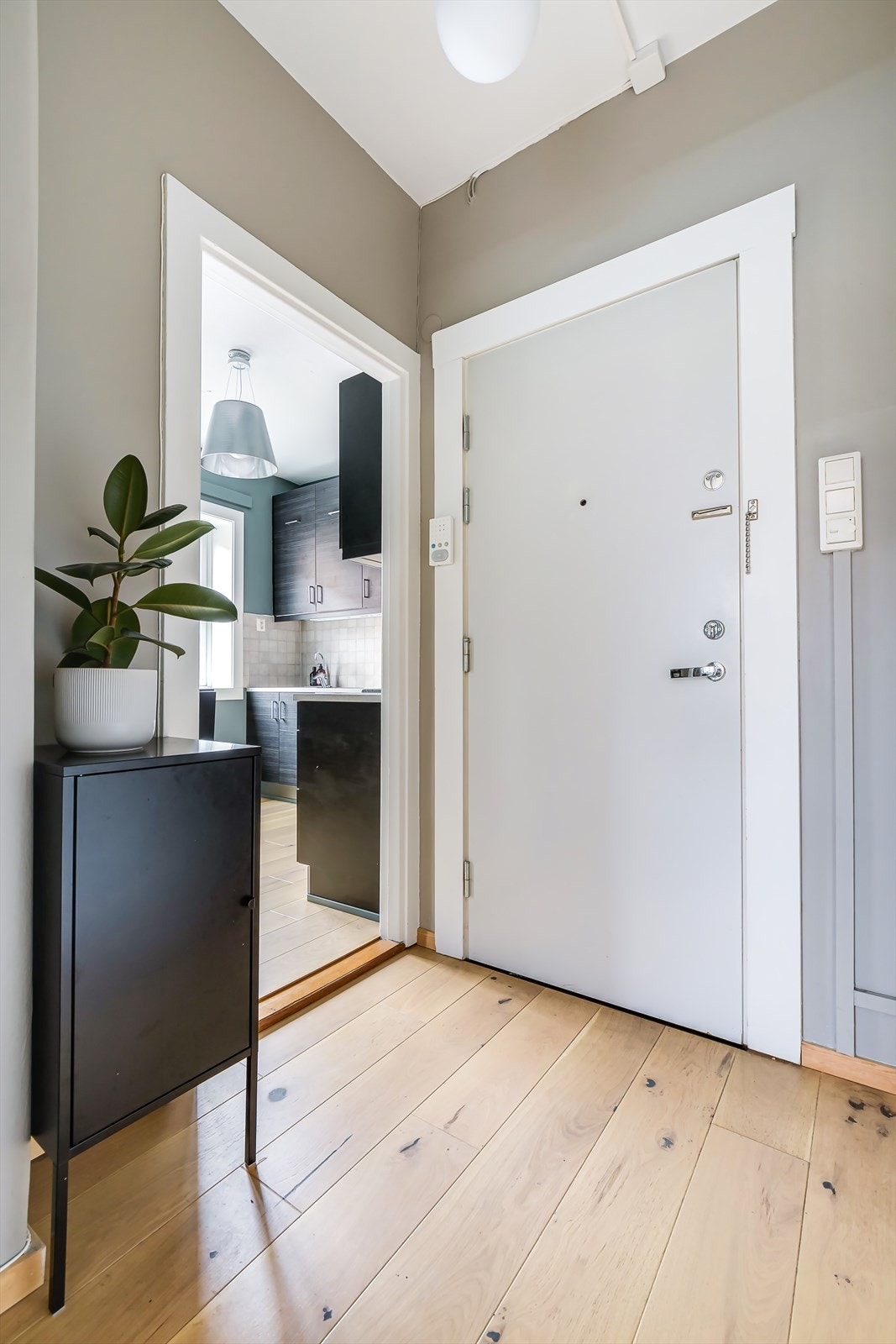 Leiligheten disponerer en kjellerbod på ca. 3m² og en loftsbod på ca. 2m² Galleribilde