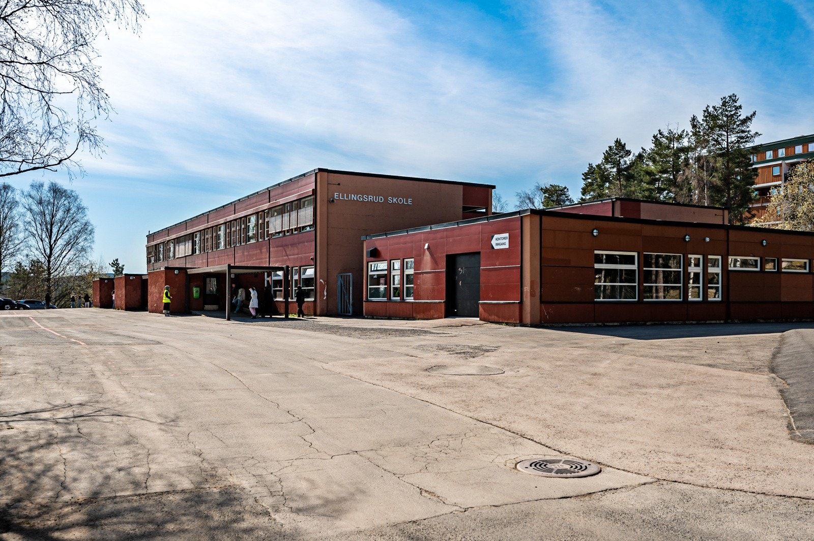 Bare 13-15 minutters gangavstand til Ellingsrud skole, perfekt for familier med barn i skolealder. Galleribilde