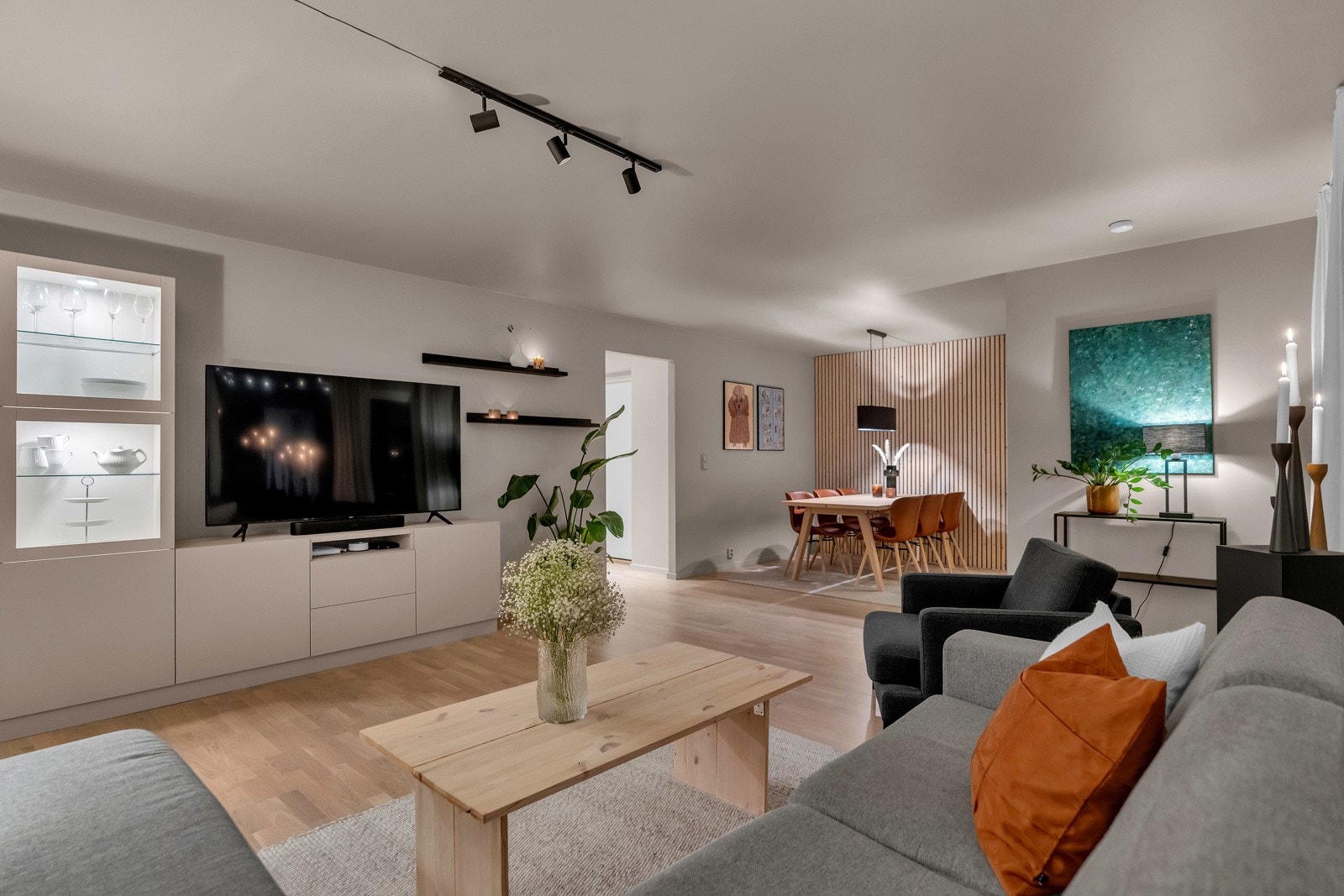 Bredbånd og TV er inkludert i felleskostnadene. Galleribilde