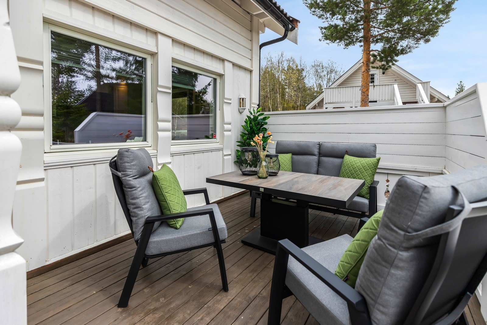 God plass til utemøbler Galleribilde